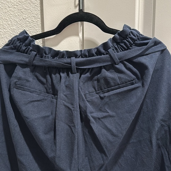 Belted high waisted trousers - Picture 4 of 5